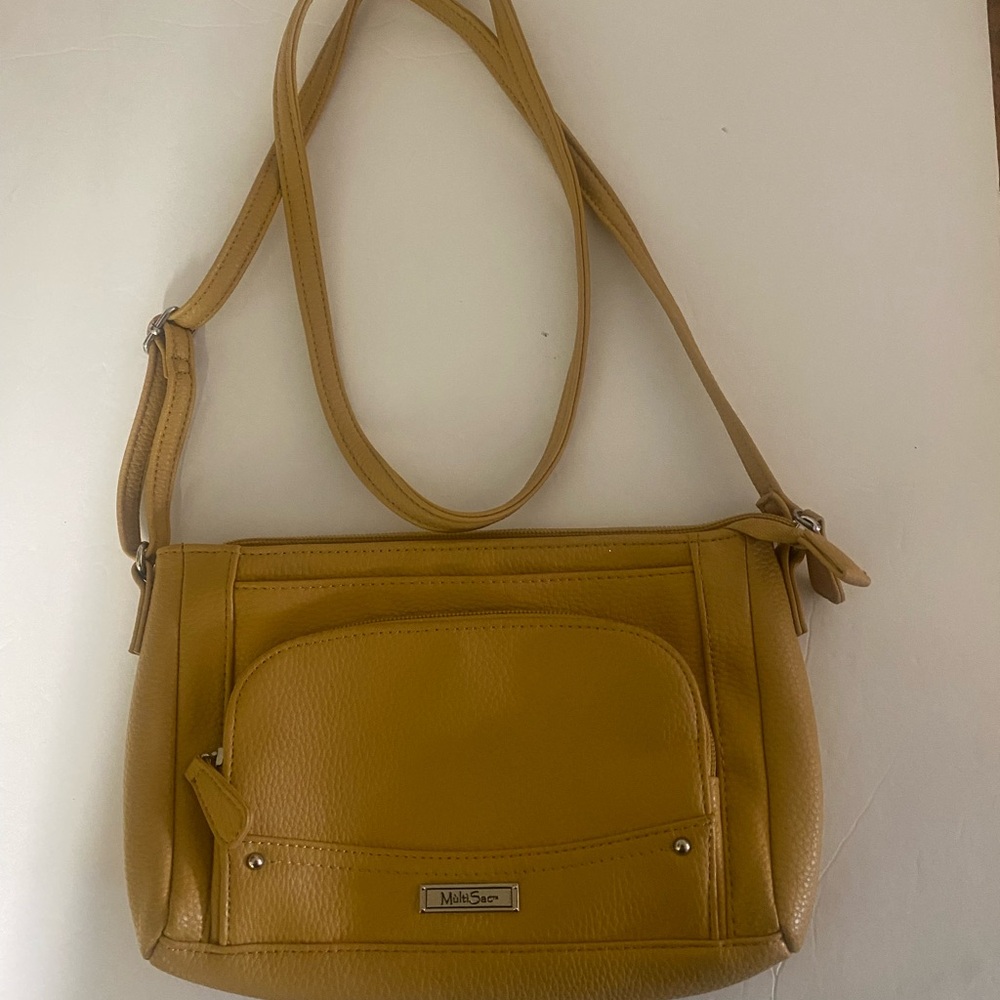 Multi sac crossbody in goldenrod